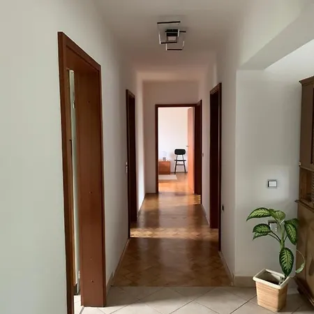 Apartma * プトゥイ